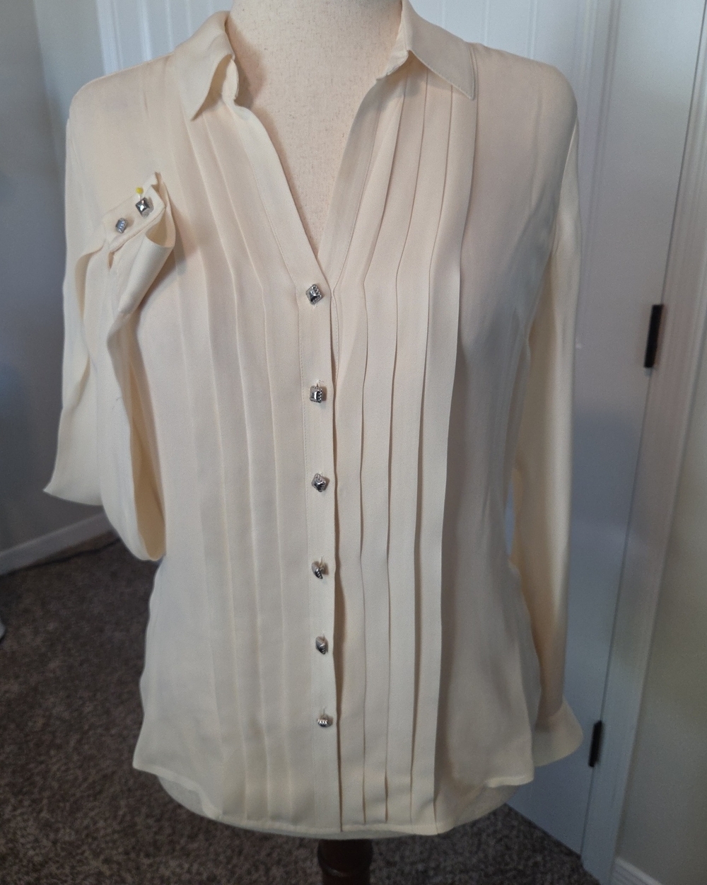 WHBM Classic Cream Pleated Button-Front Women's Blouse 10